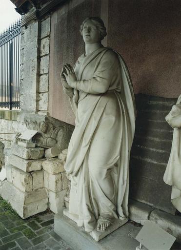 statue : la Prière, marbre
