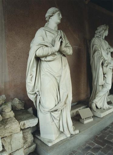 statue : la Prière, marbre