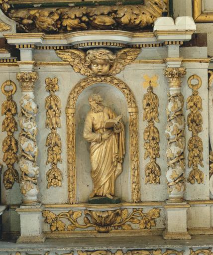 détail d'une statuette du tabernacle du maître-autel