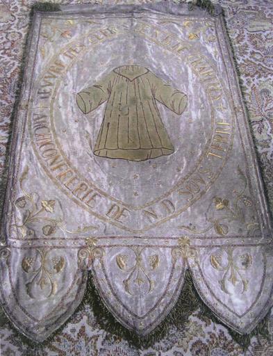 bannière de procession de la maîtrise de Notre-Dame, inscription ARCHICONFRERIE DE N.D. SOUS TERRE... - © Ministère de la Culture (France), Médiathèque du patrimoine et de la photographie (objets mobiliers), tous droits réservés