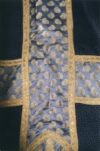 détail d'une chasuble bleue