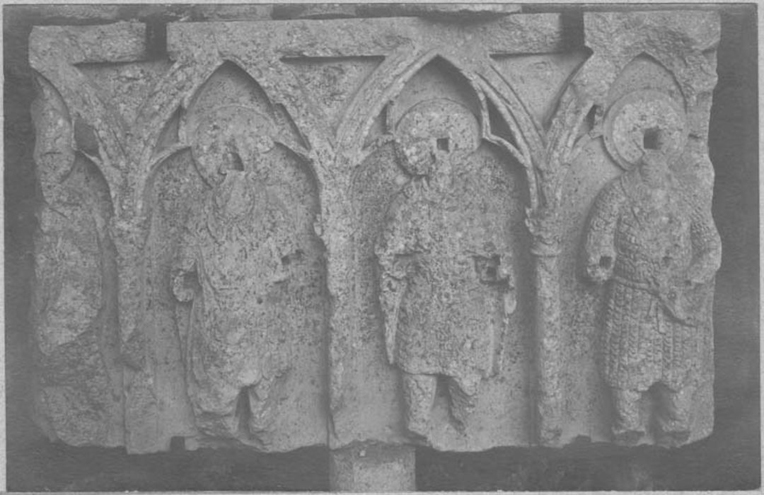 bas-relief : les saints patrons de l'abbaye de Bonneval - © Ministère de la Culture (France), Médiathèque du patrimoine et de la photographie, diffusion RMN-GP