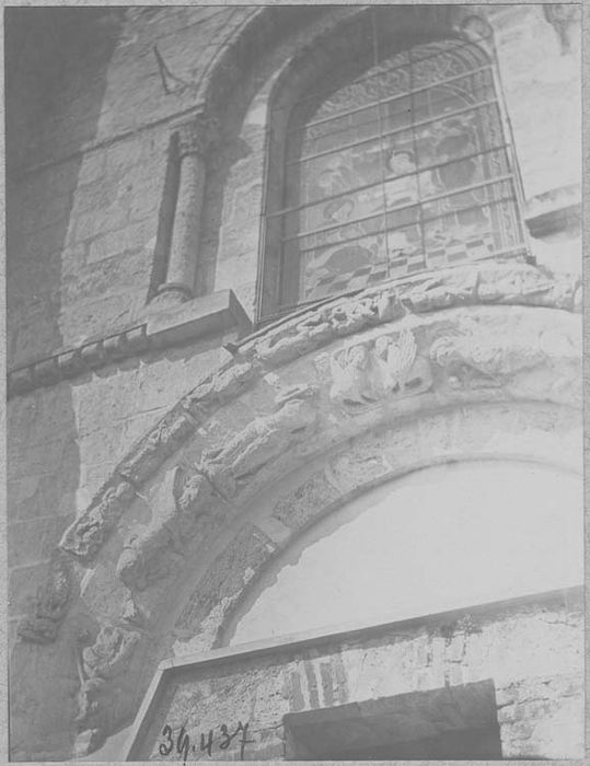 Eglise de la Madeleine : Façade occidentale, détail