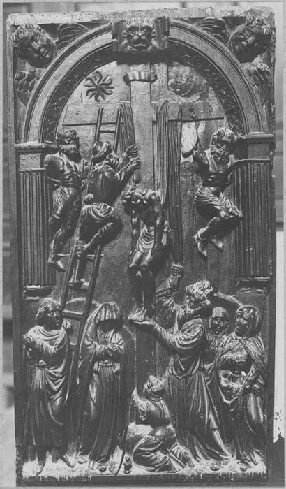 haut-relief : la Descente de Croix