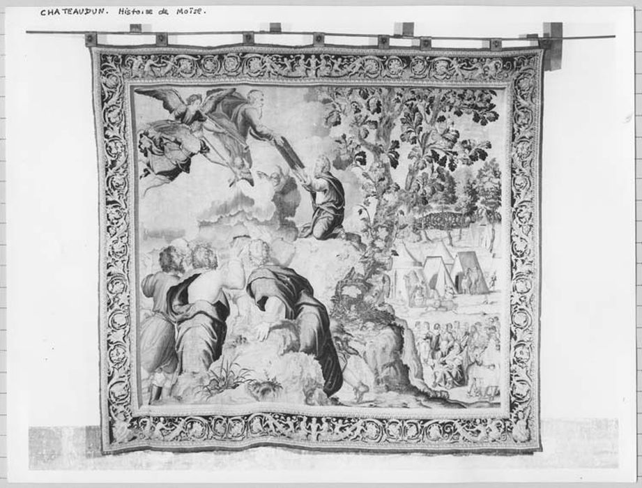 pièce murale : Histoire de Moïse, Moïse recevant les tables de la loi
