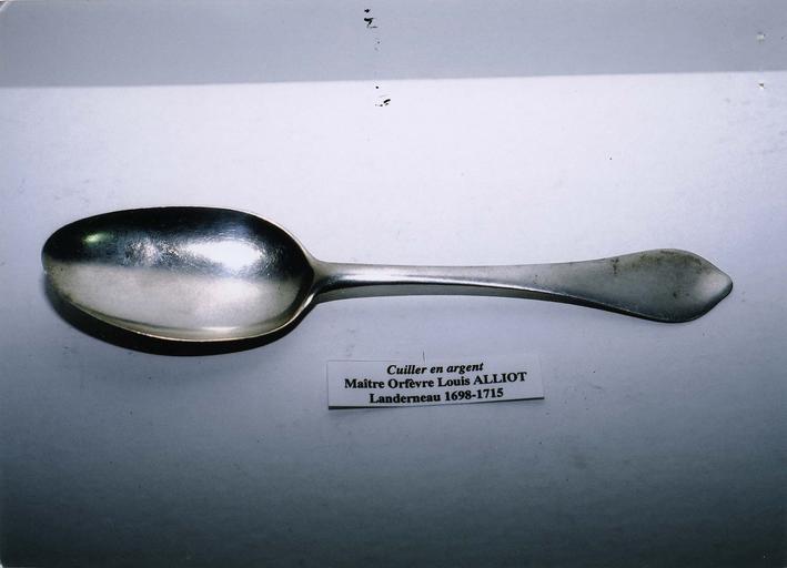 cuillère, maître orfèvre Louis Alliot Landerneau 1698-1715 - © Ministère de la Culture (France), Médiathèque du patrimoine et de la photographie (objets mobiliers), tous droits réservés