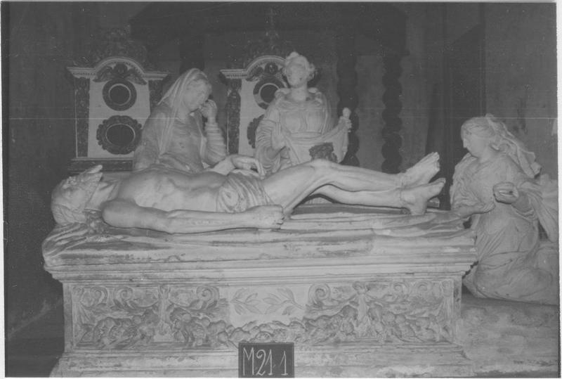 groupe sculpté : Mise au tombeau, vue générale - © Ministère de la Culture (France), Médiathèque du patrimoine et de la photographie (objets mobiliers), tous droits réservés