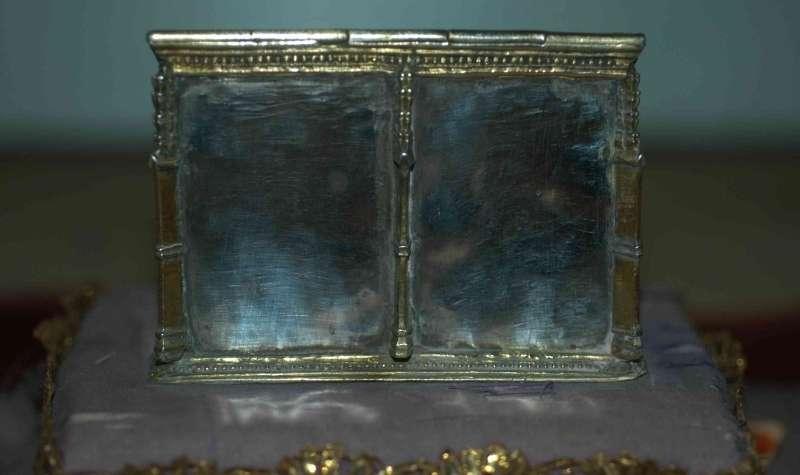 reliquaire de sainte Marguerite, sainte Victoire et sainte Illuminata. Revers.