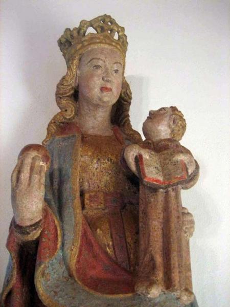 statue : Vierge à l'enfant assise, dite Notre-Dame de Kerzéan. Détail de la Vierge.