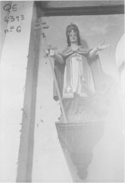 statue : saint Cornély, vue générale - © Ministère de la Culture (France), Médiathèque du patrimoine et de la photographie (objets mobiliers), tous droits réservés