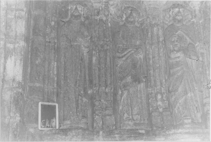 statues : apôtres, vue partielle