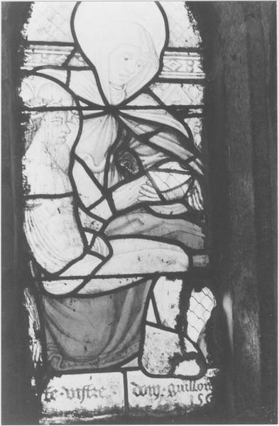 verrière : Vierge de Pitié, vue générale - © Ministère de la Culture (France), Médiathèque du patrimoine et de la photographie (objets mobiliers), tous droits réservés