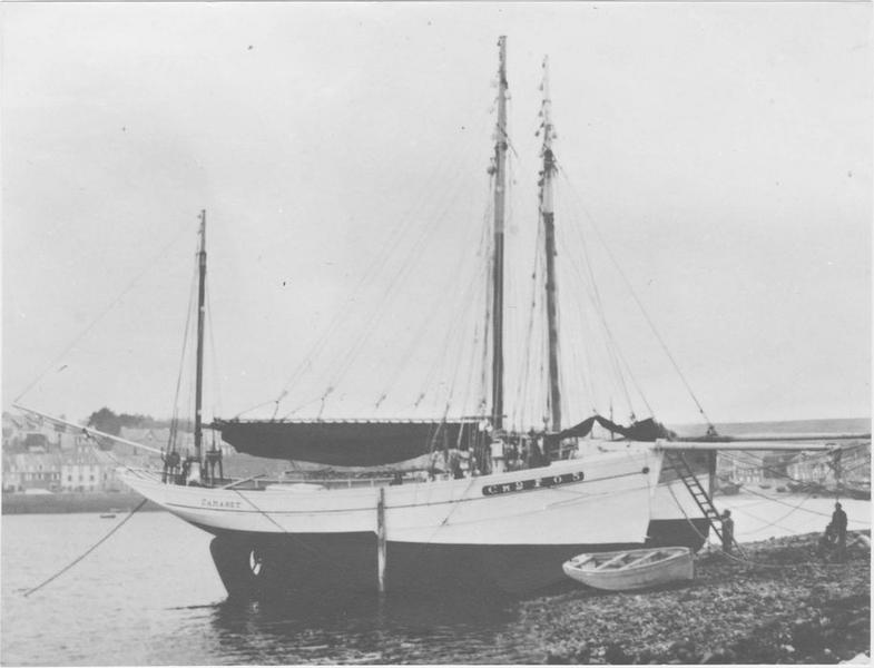 bateau de pêche : navire-langoustier dit Belle Etoile, vue générale