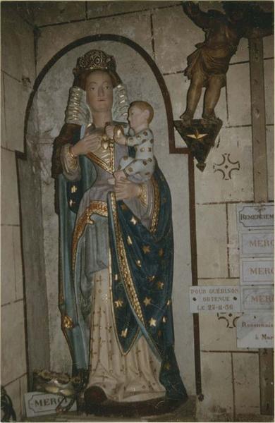 statue : Vierge allaitant dite Notre-Dame de Quillidoare, vue générale - © Ministère de la Culture (France), Médiathèque du patrimoine et de la photographie (objets mobiliers), tous droits réservés