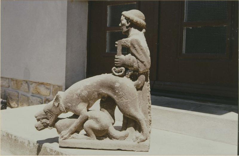 groupe sculpté : saint Tugen avec un chien enragé, vue générale