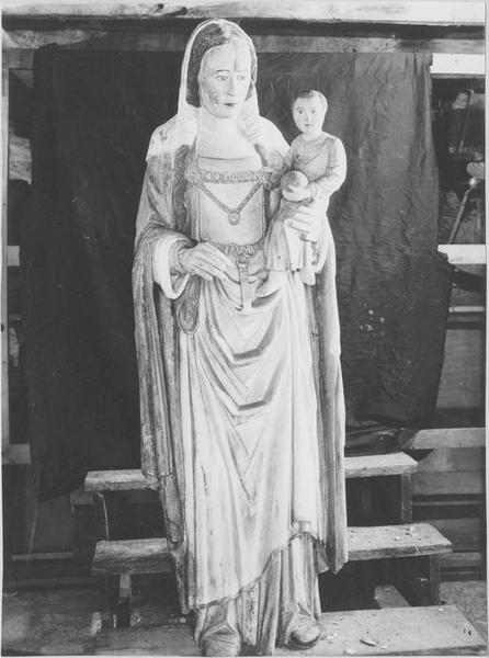 statue : Vierge à l'enfant, vue générale - © Ministère de la Culture (France), Médiathèque du patrimoine et de la photographie (objets mobiliers), tous droits réservés