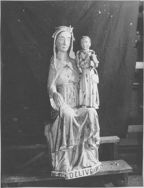 statue : La Vierge dite Notre Dame de Délivrance, vue générale - © Ministère de la Culture (France), Médiathèque du patrimoine et de la photographie (objets mobiliers), tous droits réservés