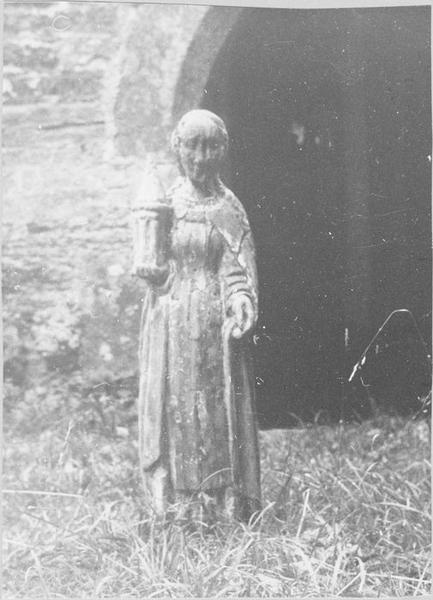 statue : sainte Barbe, vue générale - © Ministère de la Culture (France), Médiathèque du patrimoine et de la photographie (objets mobiliers), tous droits réservés