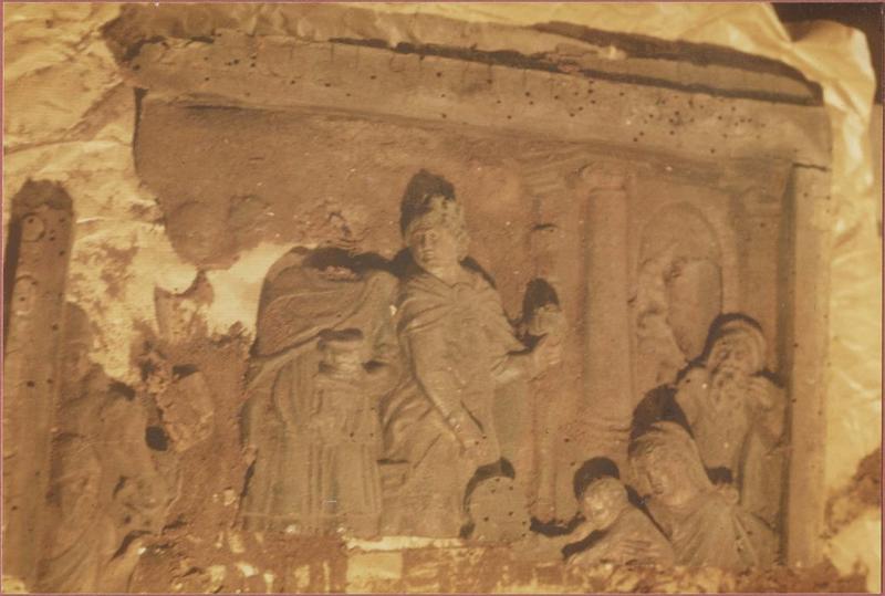 bas-relief : adoration des mages, vue partielle