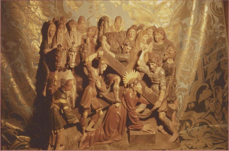 haut-relief : portement de croix (le), vue générale