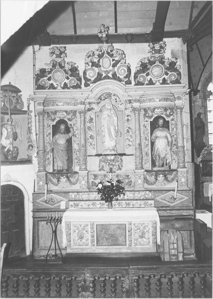 autel, gradins, retable, statues : saint Paul, saint Jean-Baptiste, vue générale - © Ministère de la Culture (France), Médiathèque du patrimoine et de la photographie (objets mobiliers), tous droits réservés