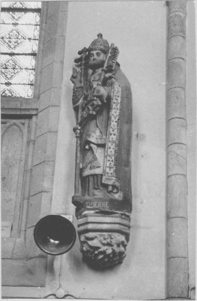 statue : saint Pierre, vue générale