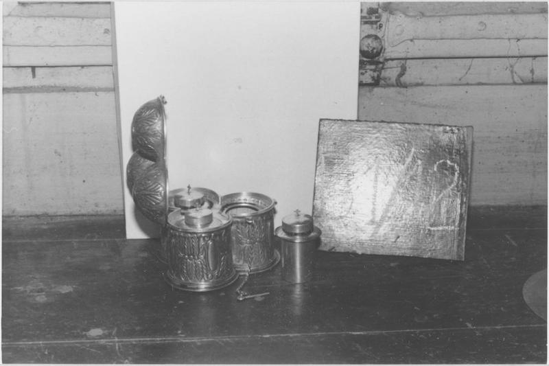 coffret aux saintes huiles (boîte aux saintes huiles), vue générale - © Ministère de la Culture (France), Médiathèque du patrimoine et de la photographie (objets mobiliers), tous droits réservés