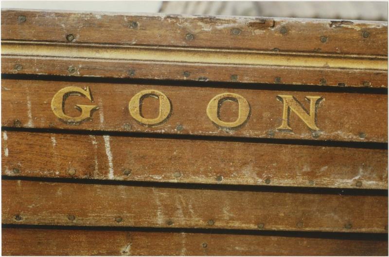 bateau de promenade : yole de promenade à deux rameurs dit Goon, détail