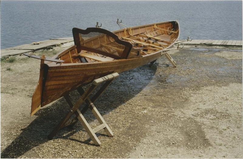 bateau de promenade : yole de promenade à deux rameurs dit Goon, vue générale - © Ministère de la Culture (France), Médiathèque du patrimoine et de la photographie (objets mobiliers), tous droits réservés