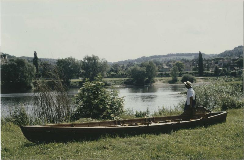 bateau de promenade : yole de promenade à deux rameurs dit Goon, vue générale