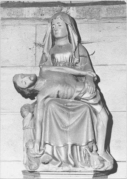 groupe sculpté : Vierge de Pitié, vue générale