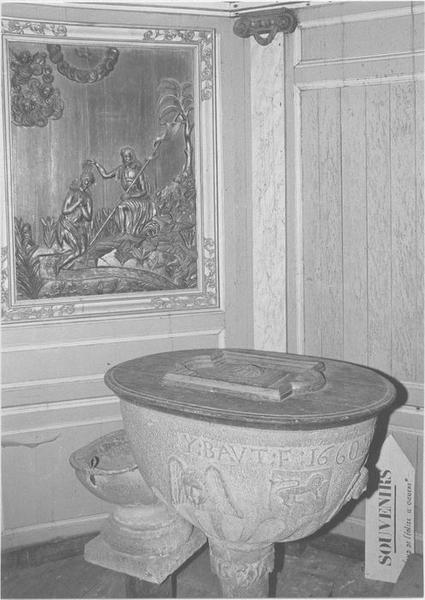 fonts baptismaux (cuve baptismale), vue générale - © Ministère de la Culture (France), Médiathèque du patrimoine et de la photographie (objets mobiliers), tous droits réservés