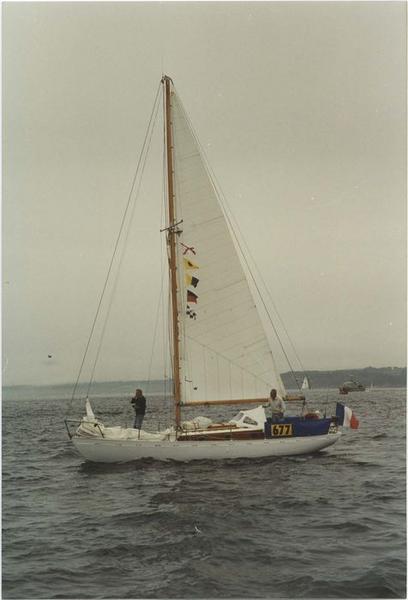 bateau de plaisance : côtre bermudien dit VIKEN, ex ALIZE, vue générale