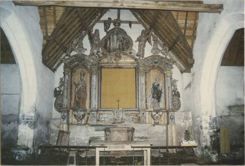 Retable du maître-autel, 2 statues : Saint Cadion, Vierge à l'enfant, vue générale