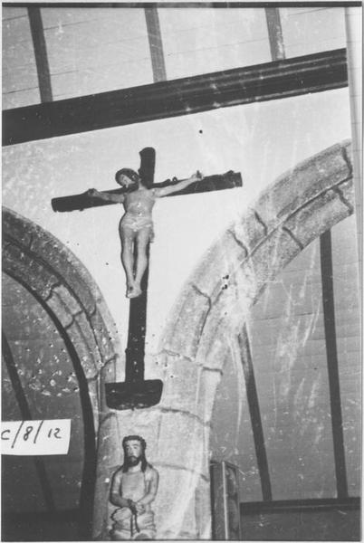 statue (crucifix), vue générale