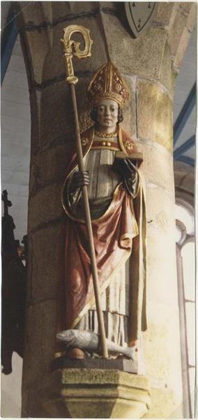 statue : saint Corentin (?), vue générale