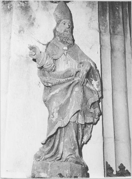 statue : saint Corentin (?), vue générale