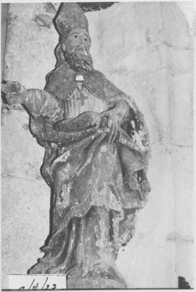 statue : saint Corentin (?), vue générale