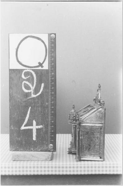 châsse-reliquaire, vue générale - © Ministère de la Culture (France), Médiathèque du patrimoine et de la photographie (objets mobiliers), tous droits réservés