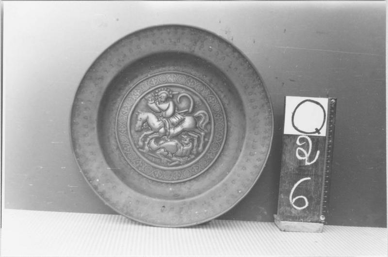 plat à quêter, vue générale - © Ministère de la Culture (France), Médiathèque du patrimoine et de la photographie (objets mobiliers), tous droits réservés