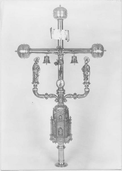 croix de procession, vue générale - © Ministère de la Culture (France), Médiathèque du patrimoine et de la photographie (objets mobiliers), tous droits réservés