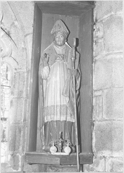 statue : saint Ivy en évêque, vue générale - © Ministère de la Culture (France), Médiathèque du patrimoine et de la photographie (objets mobiliers), tous droits réservés