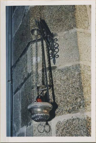 lampe de sanctuaire, vue générale - © Ministère de la Culture (France), Médiathèque du patrimoine et de la photographie (objets mobiliers), tous droits réservés