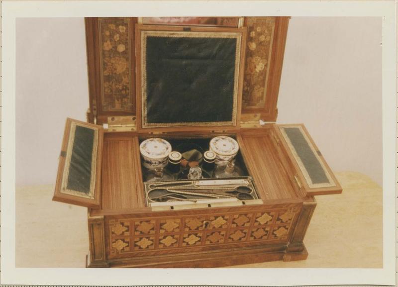 coffret de toilette de Madame Deshaies de Montigny, vue générale - © Ministère de la Culture (France), Médiathèque du patrimoine et de la photographie (objets mobiliers), tous droits réservés