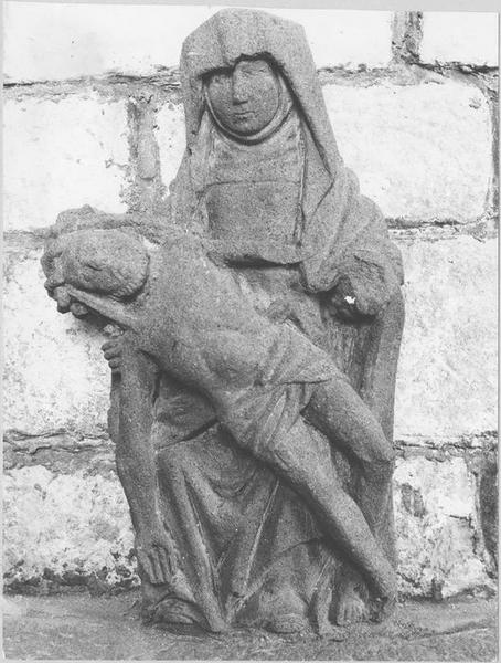 statue : Vierge de Pitié, vue générale - © Ministère de la Culture (France), Médiathèque du patrimoine et de la photographie (objets mobiliers), tous droits réservés