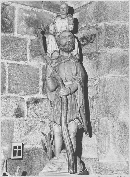 statue : saint Christophe portant l'enfant Jésus, vue générale - © Ministère de la Culture (France), Médiathèque du patrimoine et de la photographie (objets mobiliers), tous droits réservés