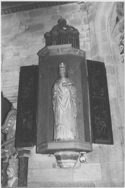 groupe sculpté, vue partielle, statue de la Vierge, vue générale - © Ministère de la Culture (France), Médiathèque du patrimoine et de la photographie (objets mobiliers), tous droits réservés