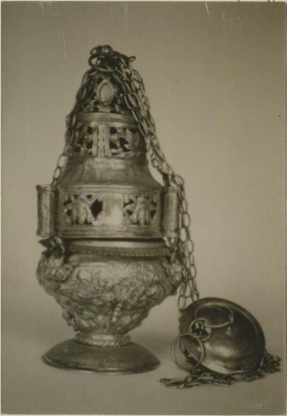 encensoir, vue générale - © Ministère de la Culture (France), Médiathèque du patrimoine et de la photographie (objets mobiliers), tous droits réservés