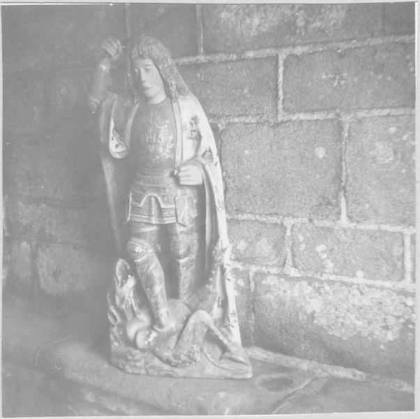 statue : saint Michel, vue générale