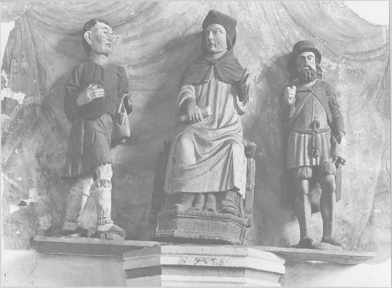 groupe sculpté : saint Yves entre le pauvre et le riche, vue générale - © Ministère de la Culture (France), Médiathèque du patrimoine et de la photographie (objets mobiliers), tous droits réservés